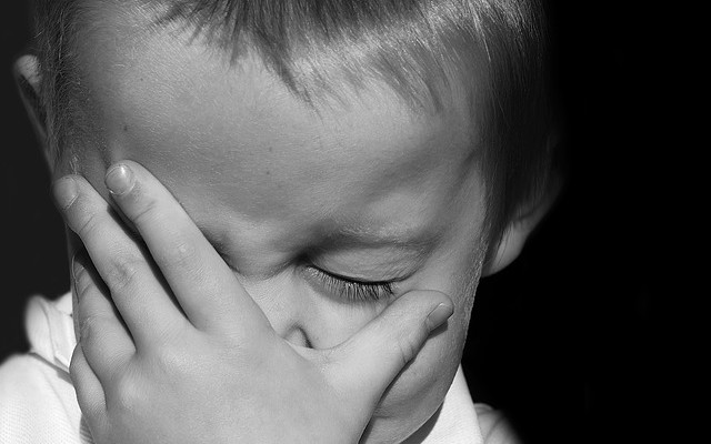 crying-89189_640